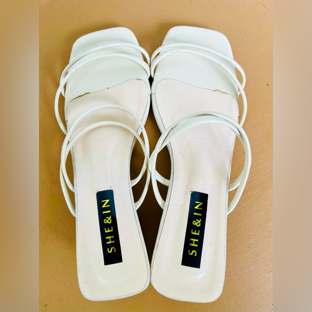 SHE & IN slide sandals